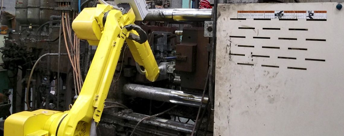 Extracción de fundición a presión con FANUC M-20iA