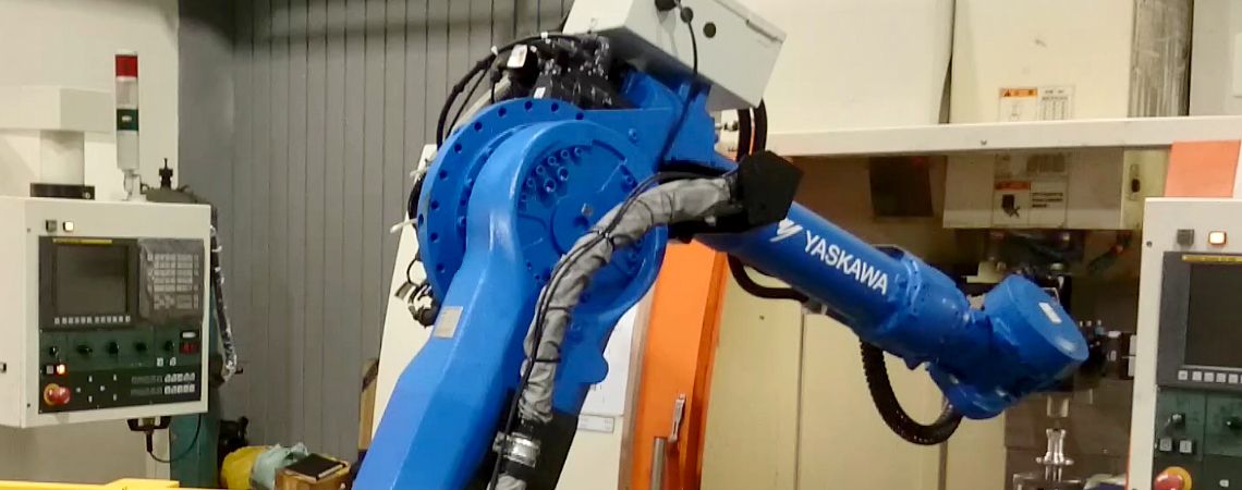 Yaskawa HP165 machine tending system